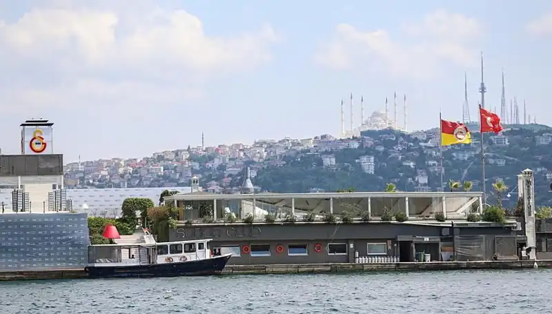 2. Abdülhamid'in Mirasçıları Galatasaray Adası İçin 15 Yıl Süren Dava Kazandı