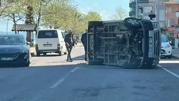 Otomobile Çarpan Araç Ters Döndü: Olay Anı Şaşkına Çeviren Detaylar