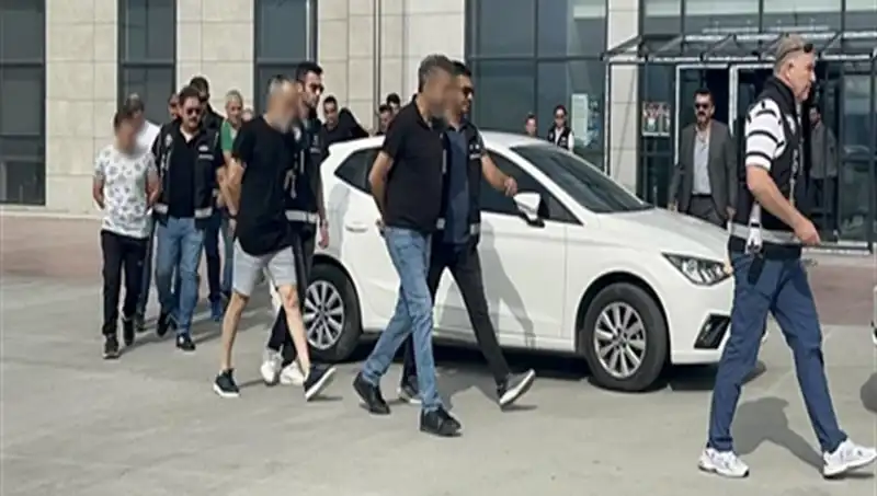 Türkiye'de Hayal Satışı: 36 Bin Kişi 10 Milyar Lira Dolandırıldı