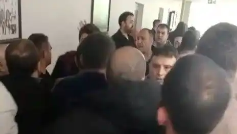 Karamürsel Belediyesi'nde İhale Kavgası: Siyasi Gerginlik Tırmanıyor