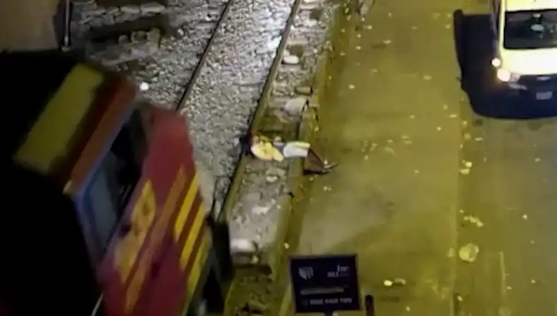 Hayatını Değiştiren An: Tren Çarpması Sonrasında Mucizevi Kurtuluş