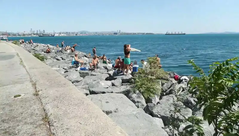 İstanbullular Yeni Yaz Havasında Sahili Kapladı!