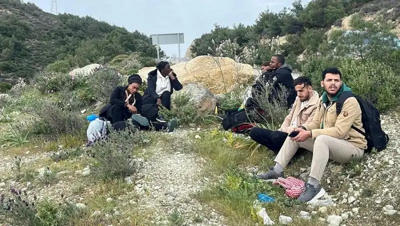 İki İlde 20 Düzensiz Göçmen Yakalandı: Olayın Ayrıntıları ve Sonrası