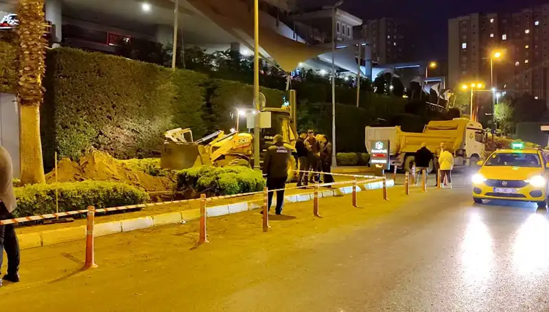 AVM Girişinde Doğalgaz Paniği: Alışverişin Tam Ortasında Neler Oldu?