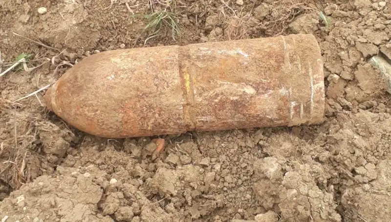 Çanakkale'de Tarihi Kalıntı: Patlamamış Top Mermisi Bulundu