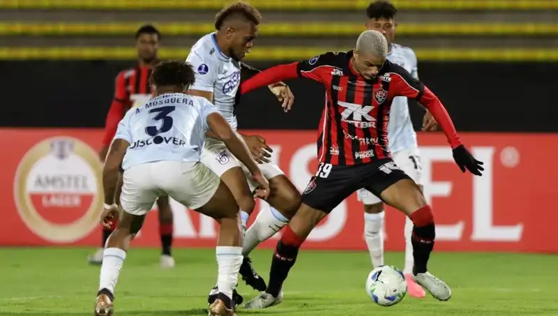 4 Gün Önce Transfer Oldu, Ameliyata Alınan Futbolcunun Durumu Merak Ediliyor