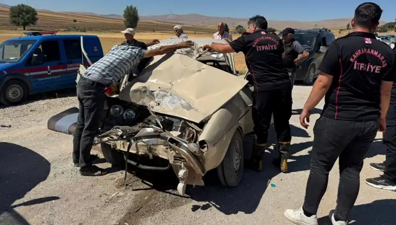 Kahramanmaraş’ta Feci Trafik Kazası: Otomobil ve Kamyonet Çarpıştı