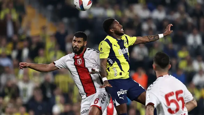 Fenerbahçe'de Uyum Bozuldu: Spor Medyasından Çarpıcı Değerlendirmeler