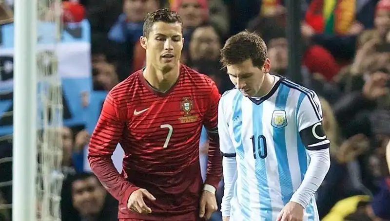 Ronaldo ve Messi: Rekabetin Sonunda Rüzgar Ronaldo'nun Arasında Esti