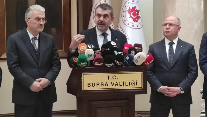 Bakan Tekin, Protestolara Katılan Çalışanlara Sert Uyarıda Bulundu