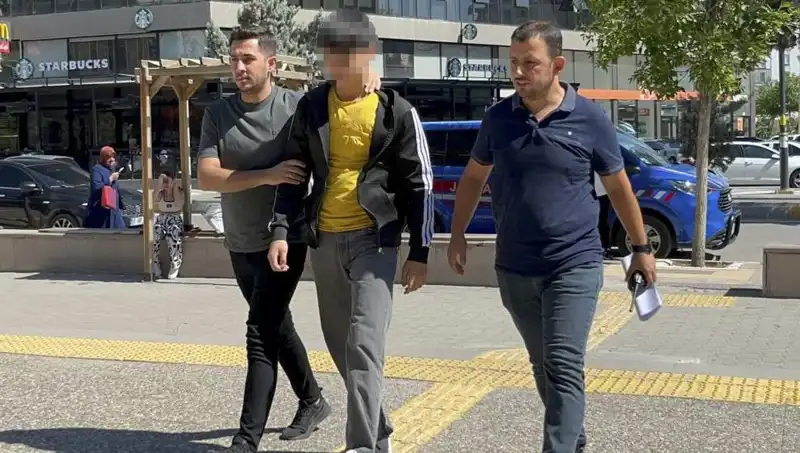 Tartışma Anında Aşırı Tansiyon: Ağabeyini Bıçaklayan Kardeş Yakalandı
