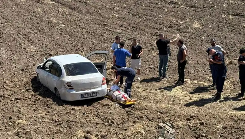 Osmaniye'de Otomobil Tarlaya Uçtu: Üç Yaralı, Kazanın Ayrıntıları Ortaya Çıktı