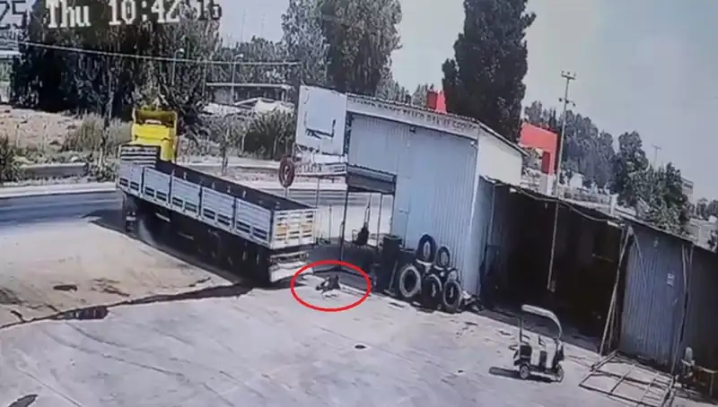16 Yaşındaki Çocuk İşçinin Korkunç Ölümü: TIR Faciası Tamirhanede Gerçekleşti