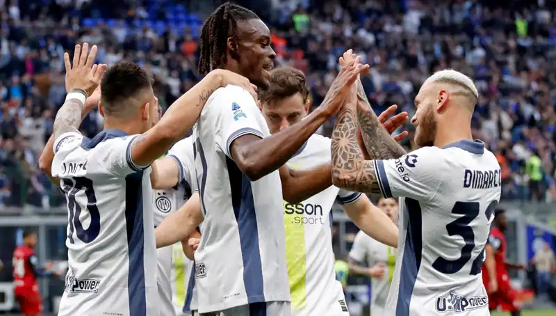 Serie A'nın Zirvesinde Heyecan Dorukta: Şampiyon Kim Olacak?