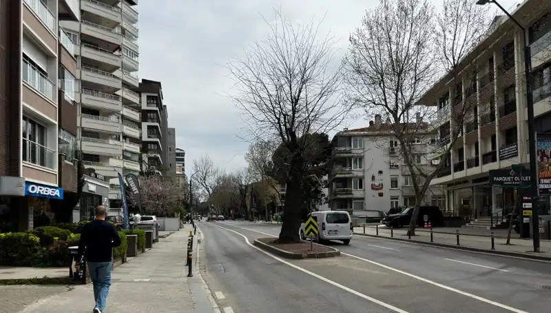 Kadıköy'de Kazalarla Gündeme Gelen Cadde: Tehlike Arttı!