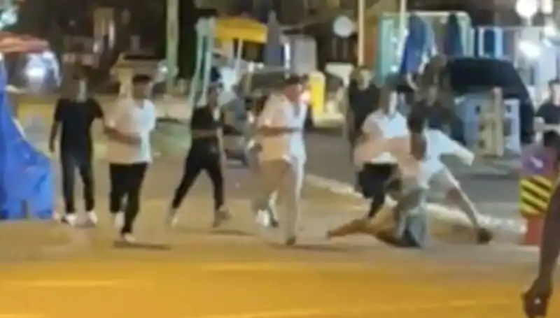 Edirne'deki Bıçaklı Kavga: İki Kişi Yaralandı, Olayın Detayları Şoke Edici!