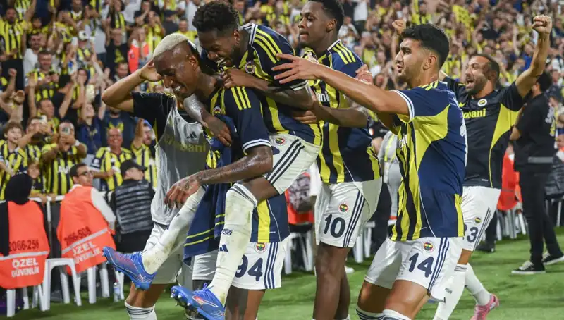 Fenerbahçe'ye Yaz Transfer Döneminde Rekor Gelir Sağlayan Hamleler